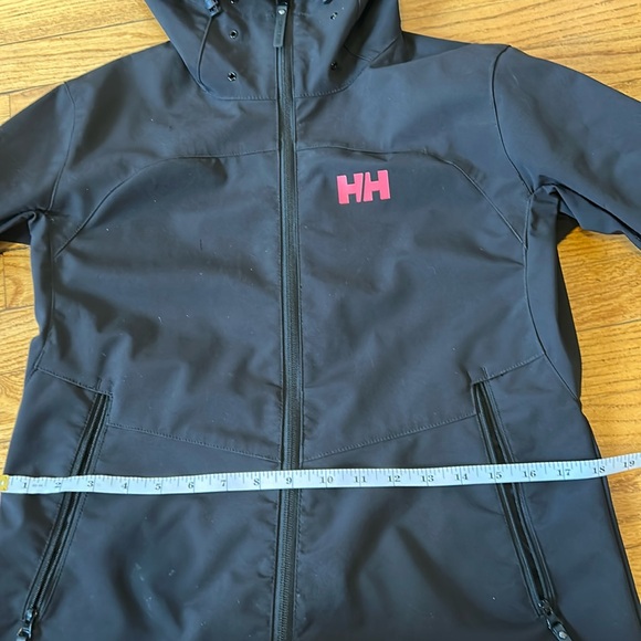 Helly Hansen soft shell rain jacket - Picture 3 of 6